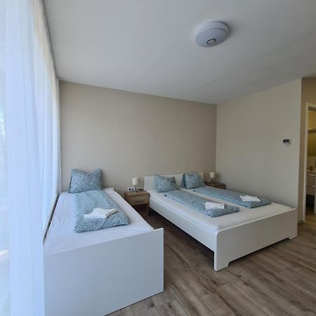 Oet Fenyo Apartmanhaz Siófok Exteriér fotografie
