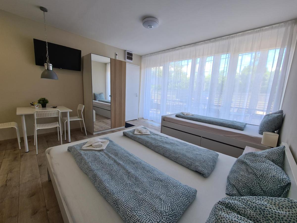 Oet Fenyo Apartmanhaz Siófok Exteriér fotografie