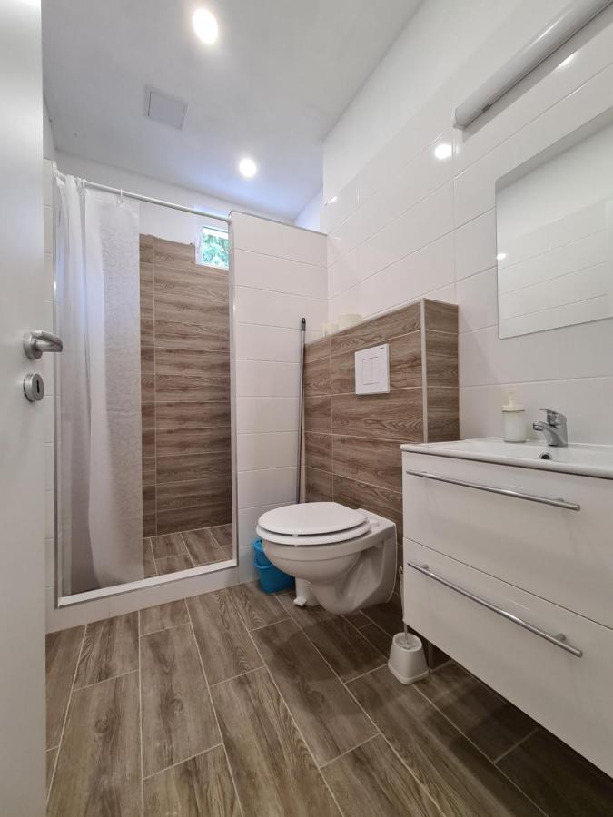 Oet Fenyo Apartmanhaz Siófok Exteriér fotografie