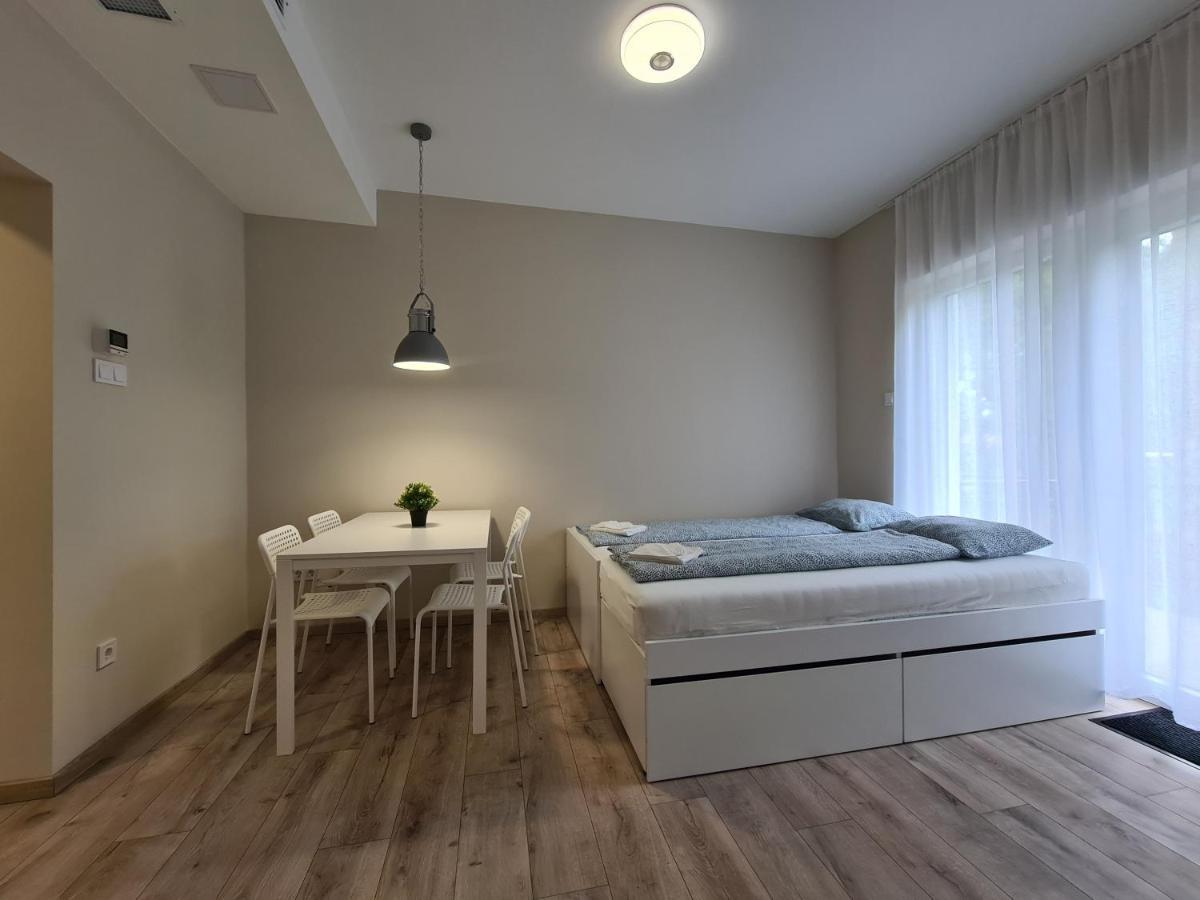 Oet Fenyo Apartmanhaz Siófok Exteriér fotografie