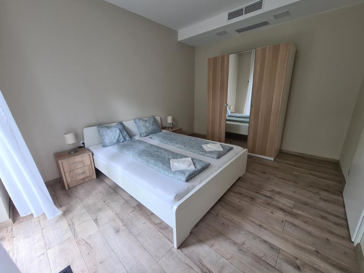 Oet Fenyo Apartmanhaz Siófok Exteriér fotografie