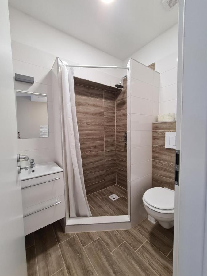 Oet Fenyo Apartmanhaz Siófok Exteriér fotografie