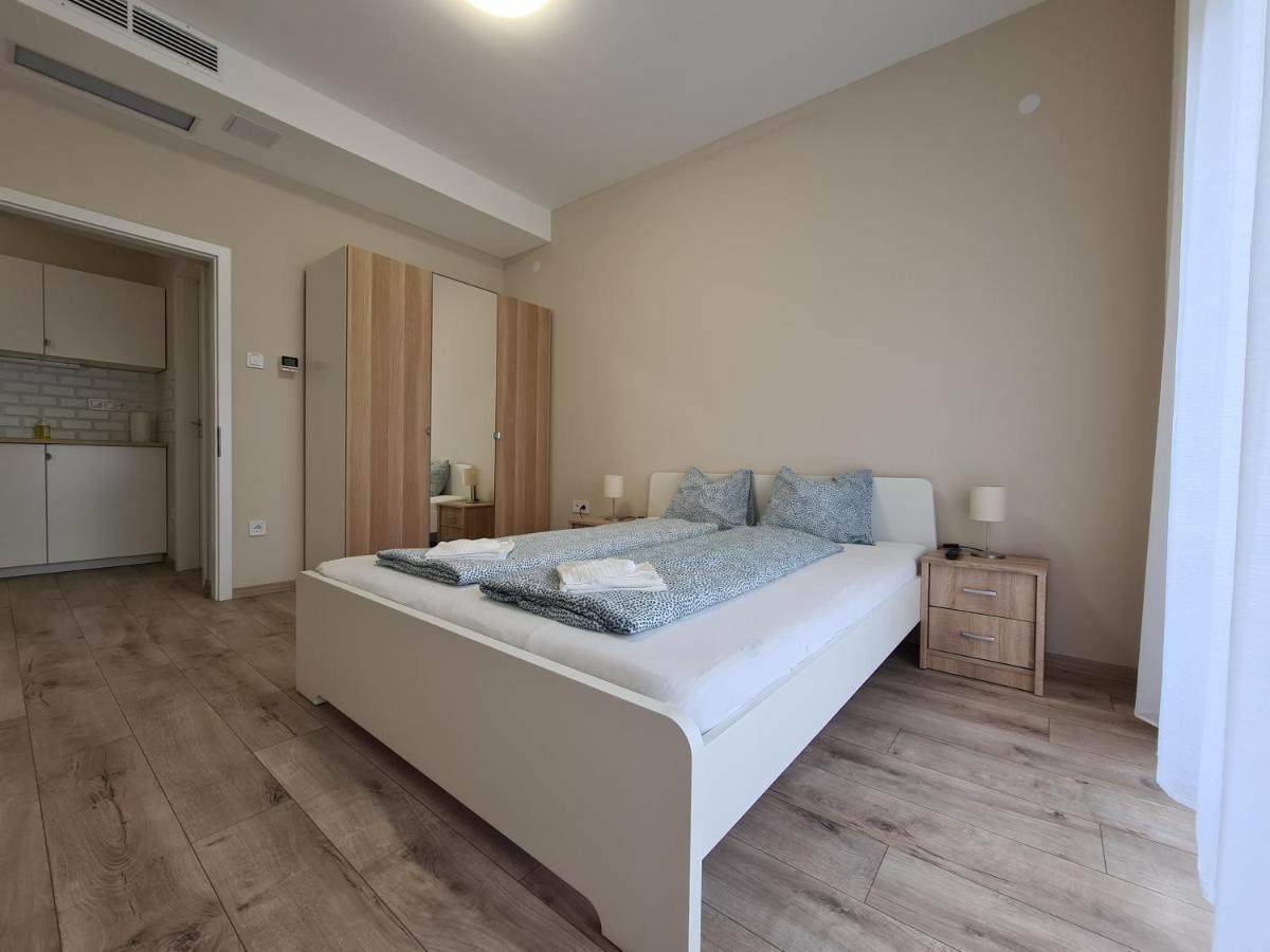Oet Fenyo Apartmanhaz Siófok Exteriér fotografie
