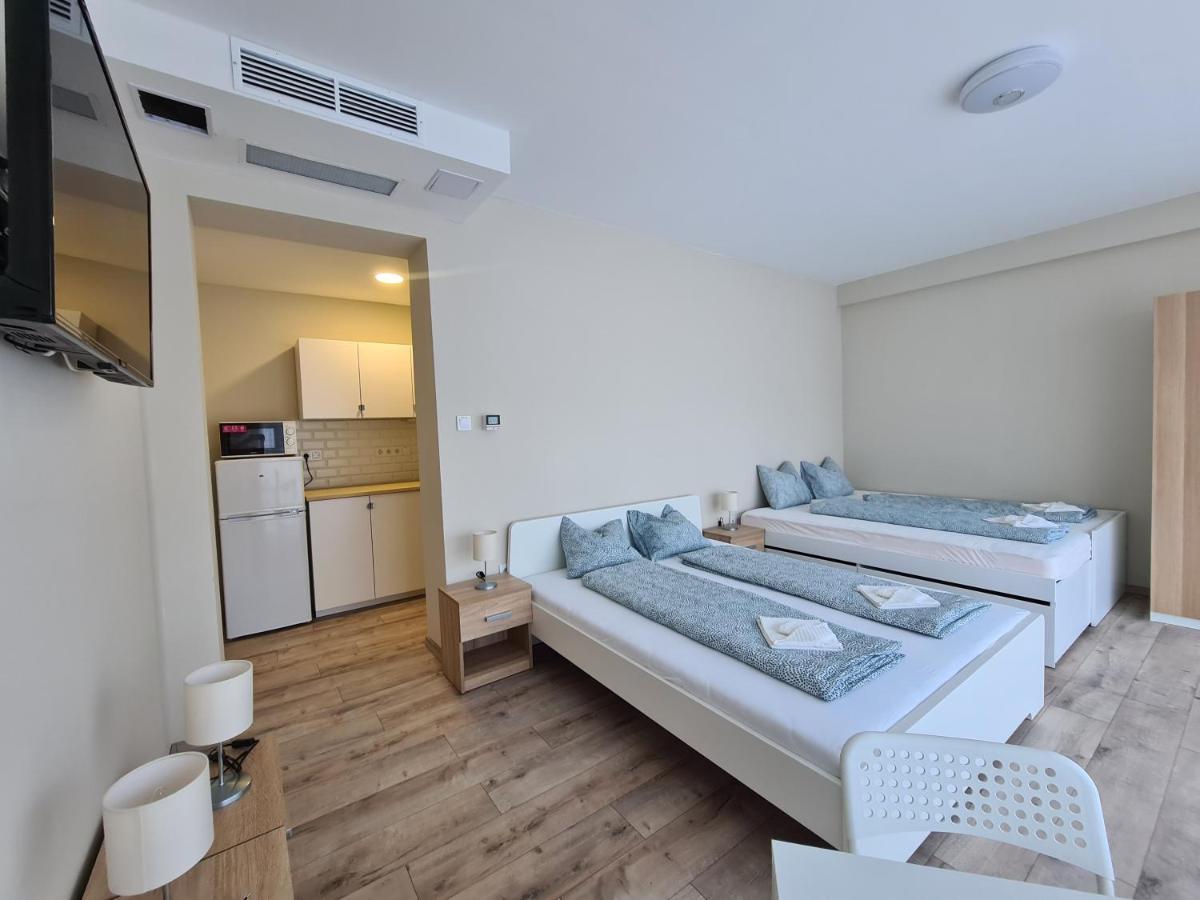 Oet Fenyo Apartmanhaz Siófok Exteriér fotografie