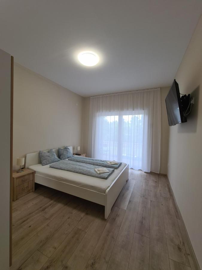 Oet Fenyo Apartmanhaz Siófok Exteriér fotografie