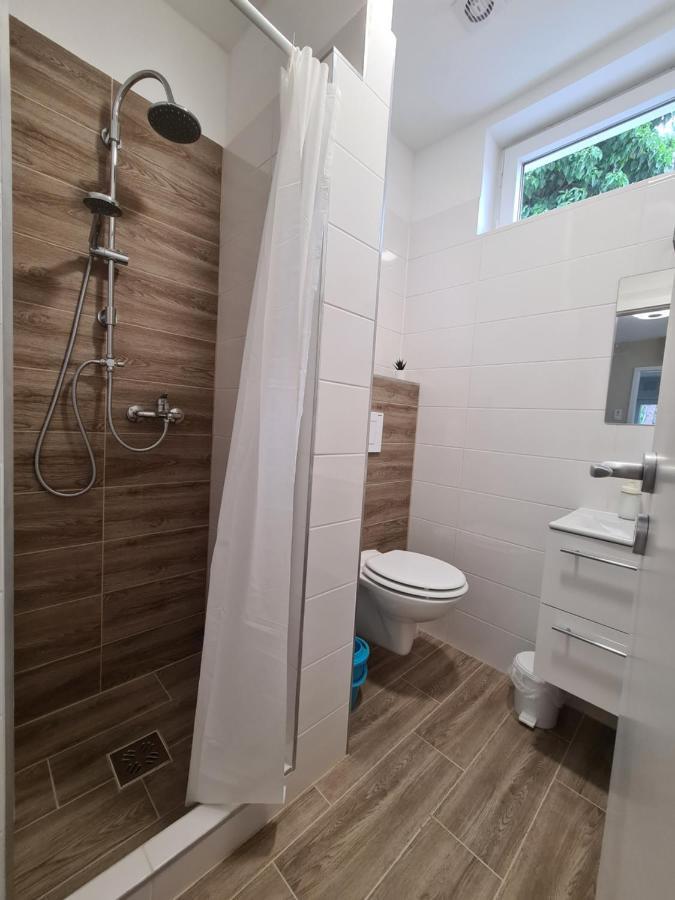 Oet Fenyo Apartmanhaz Siófok Exteriér fotografie
