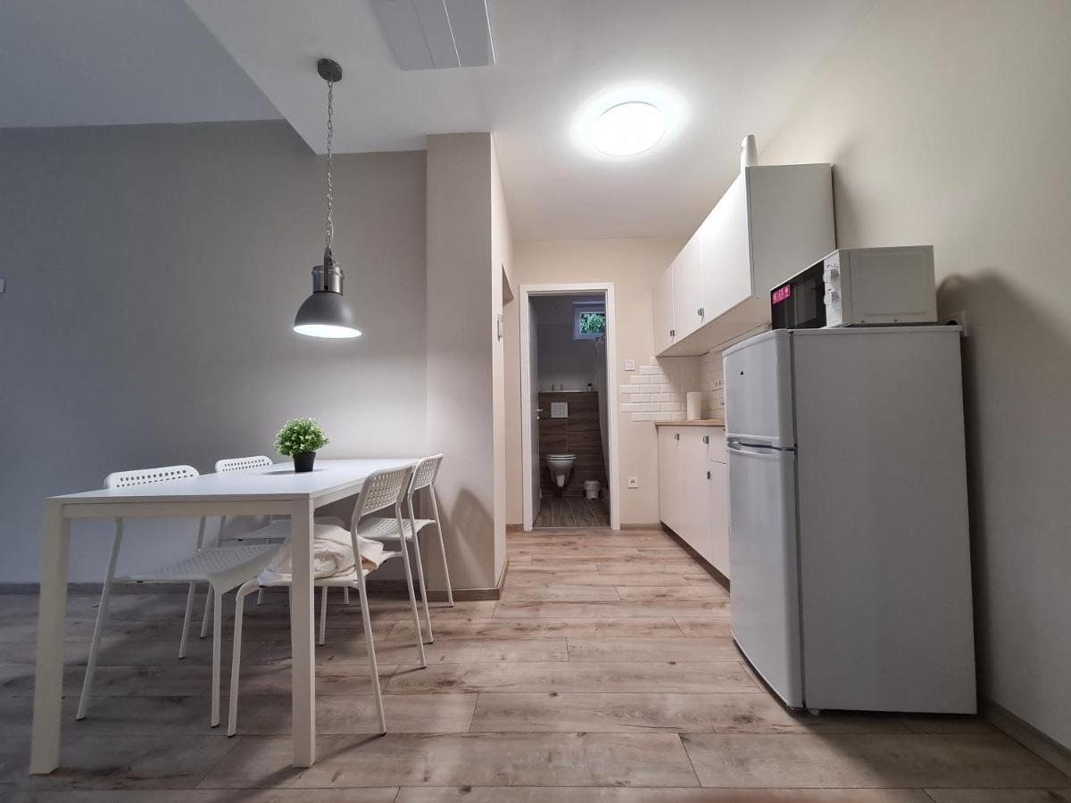 Oet Fenyo Apartmanhaz Siófok Exteriér fotografie