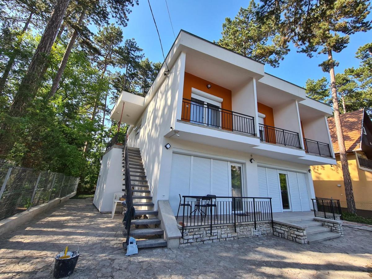 Oet Fenyo Apartmanhaz Siófok Exteriér fotografie